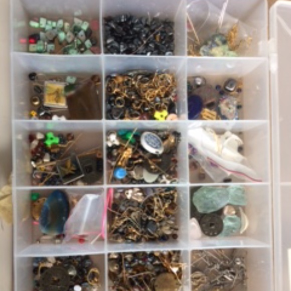 Tons of Fun with Beads and Findings - Picture 7 of 8